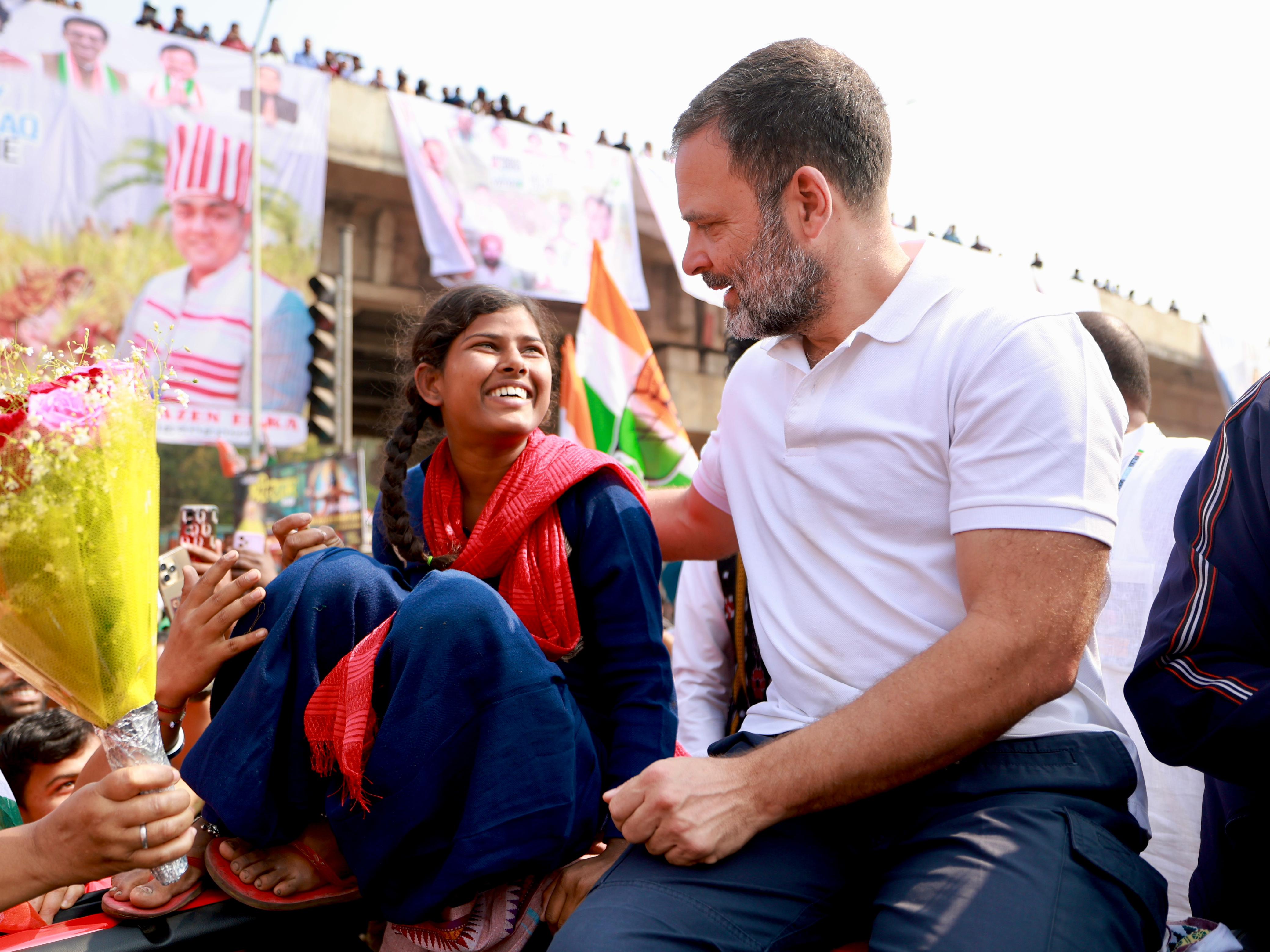 Rahul Gandhi Interacting With A Girl Nyay Yoddha In Odisha