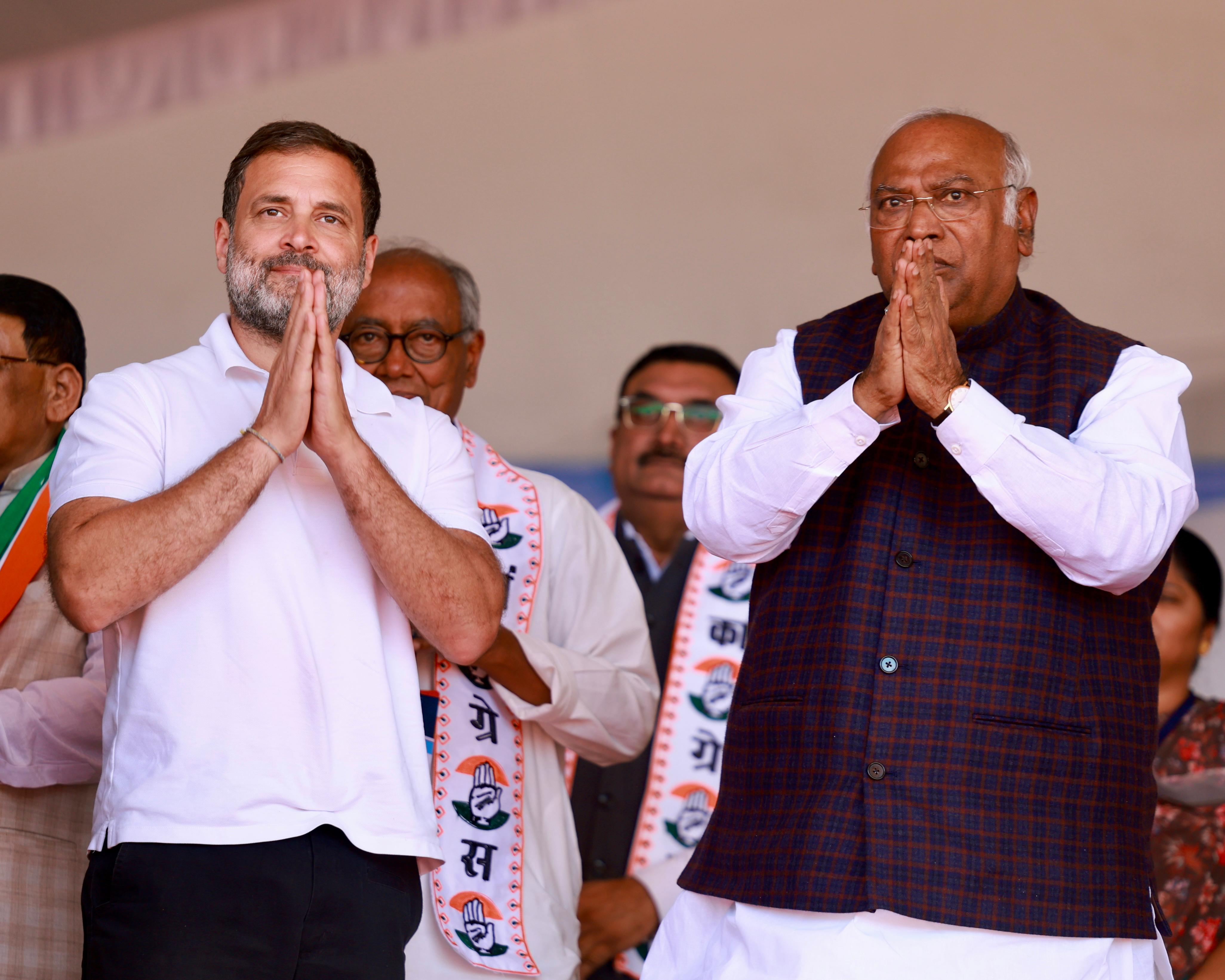 Rahul Gandhi And Mallikarjun Kharge In Bharat Jodo Yatra
